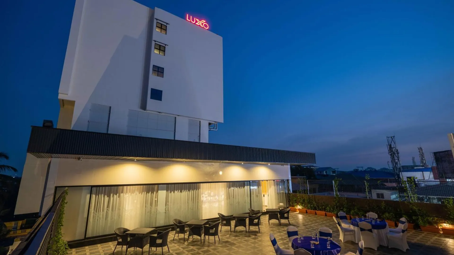 Luxo Kochi Hotel