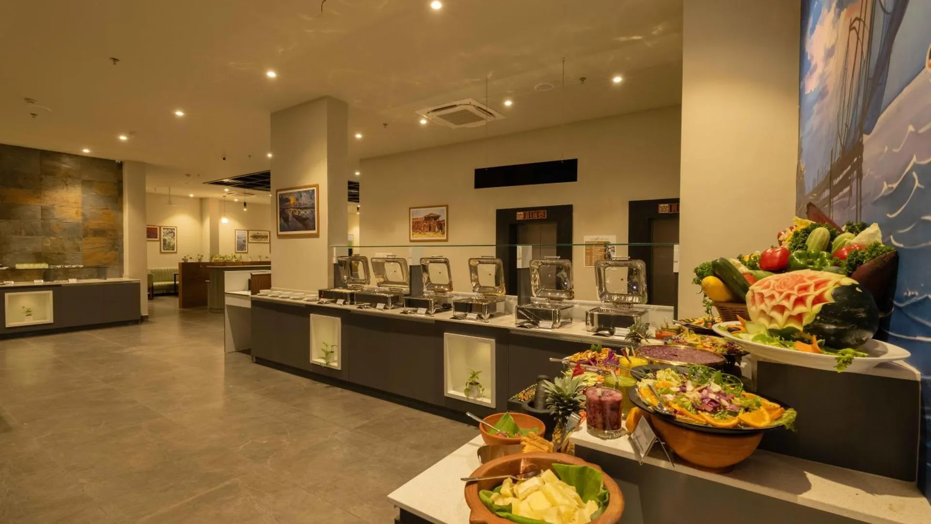 Luxo Kochi Hotel
